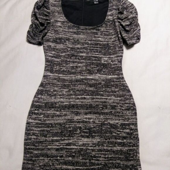 Forever 21 Shirred Sleeve Bodycon Sweater Dress Black Beige Small - Picture 8 of 10